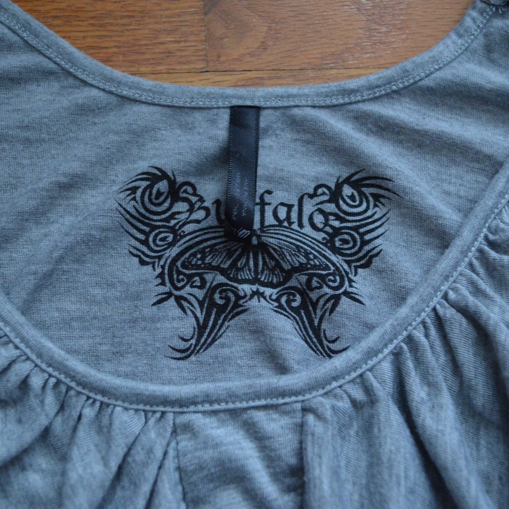 Buffalo Grey Ruffle/Pretty Top - Picture 9 of 16